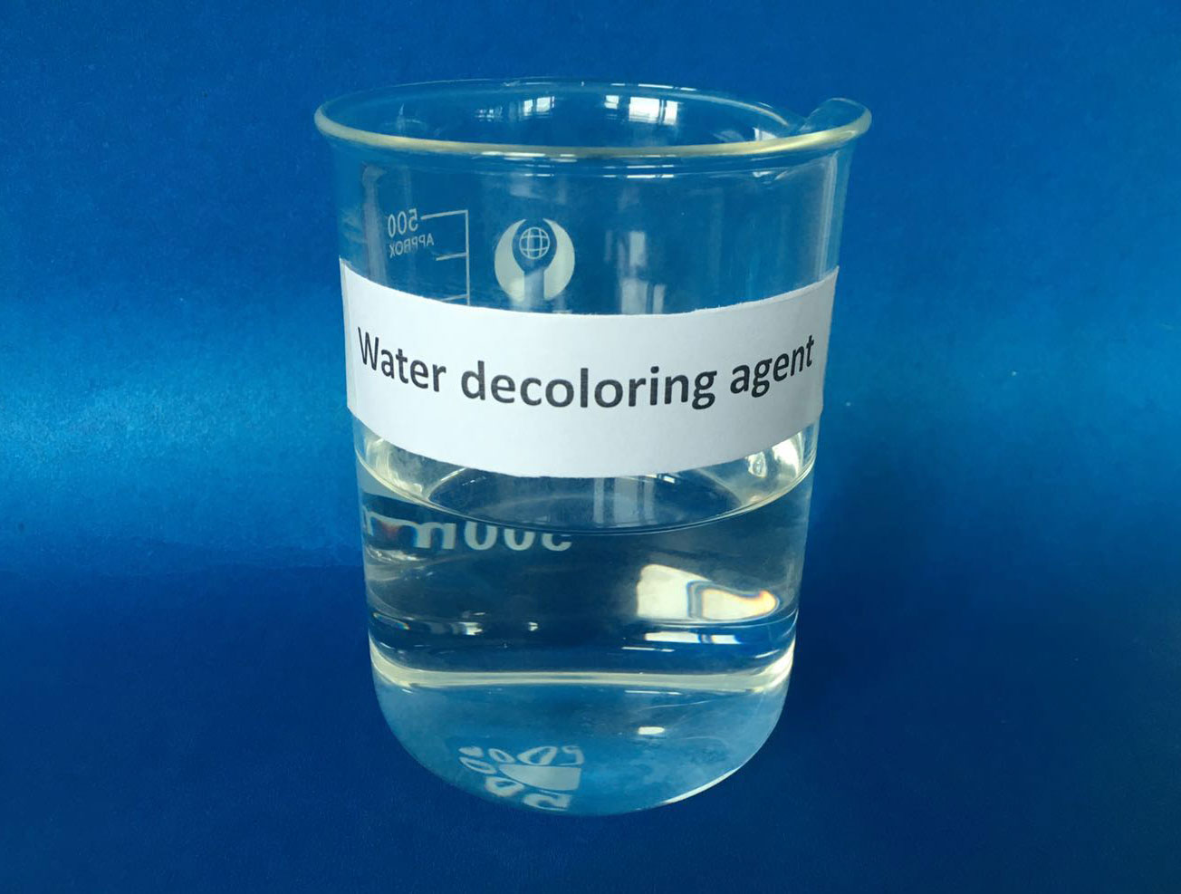 Water decoloring agent